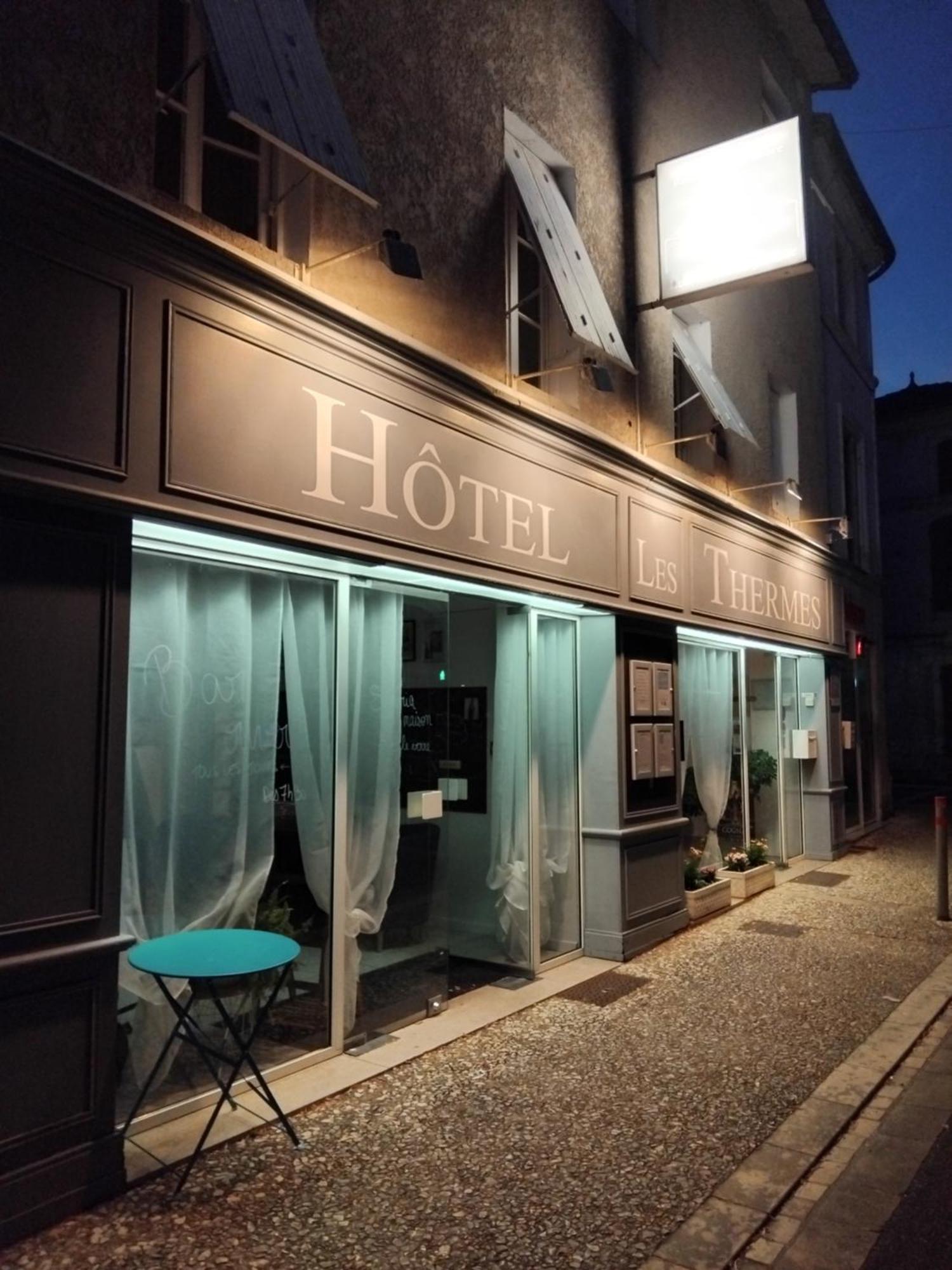 ז'ונזאק Hotel Les Thermes מראה חיצוני תמונה